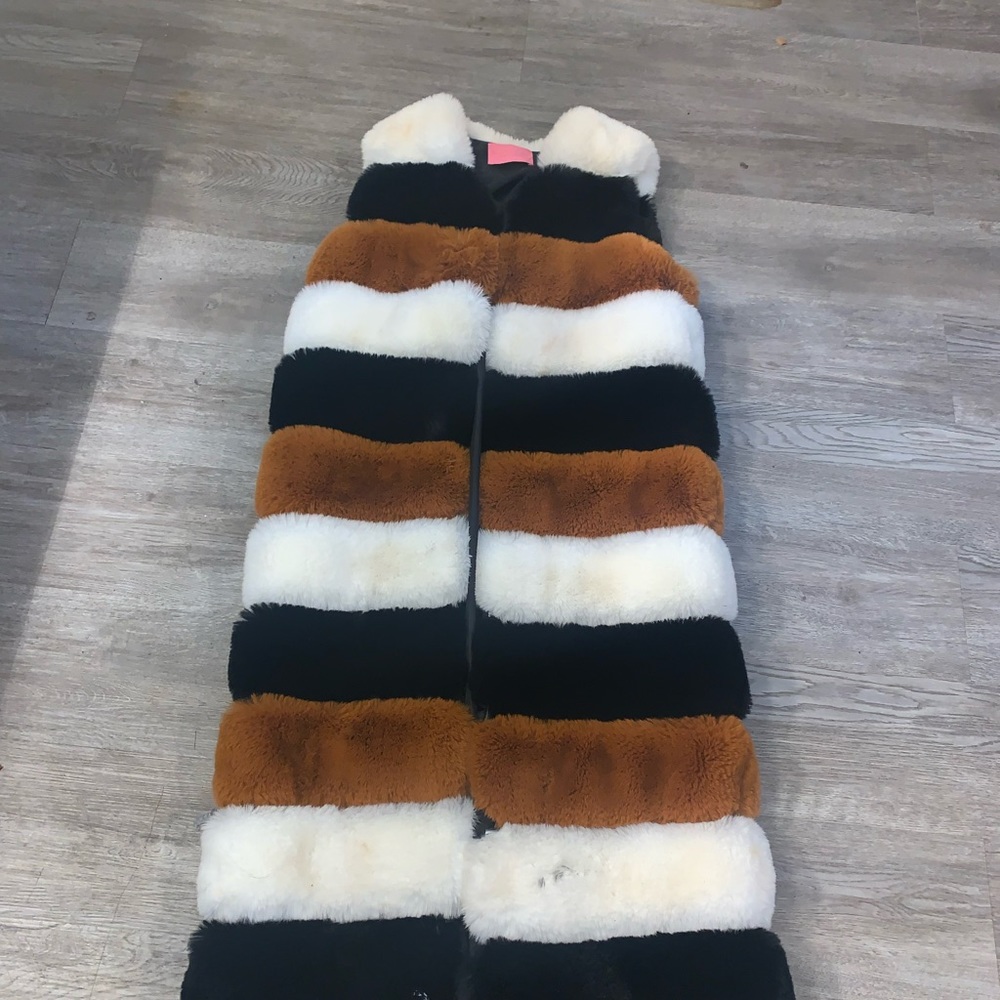 Azeala Wang fur vest